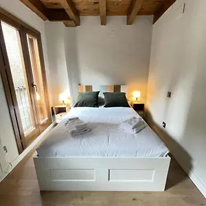 https://duplex-con-buhardilla-en-el-centro-historico-de-camprodon.catalonia-hotels.com
